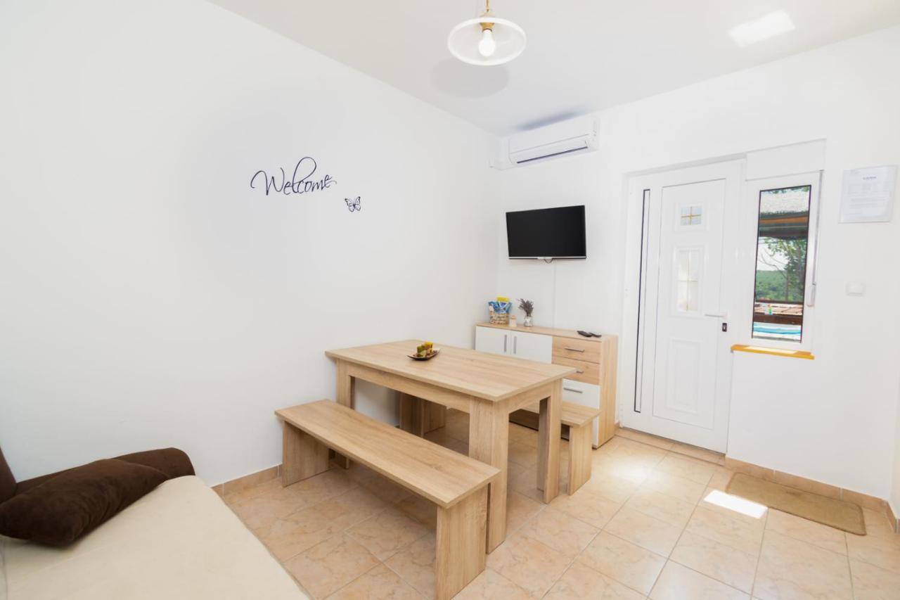 Apartmani Ajp ポセダリェ エクステリア 写真